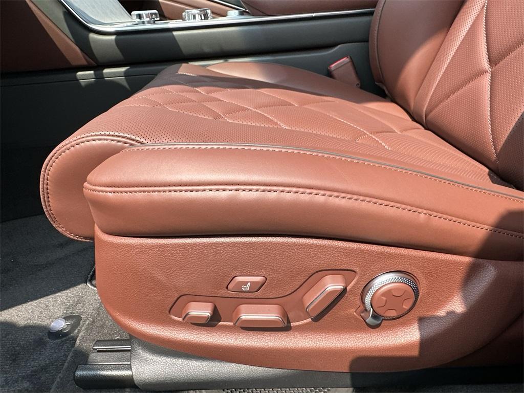 new 2025 Genesis GV80 car, priced at $82,735