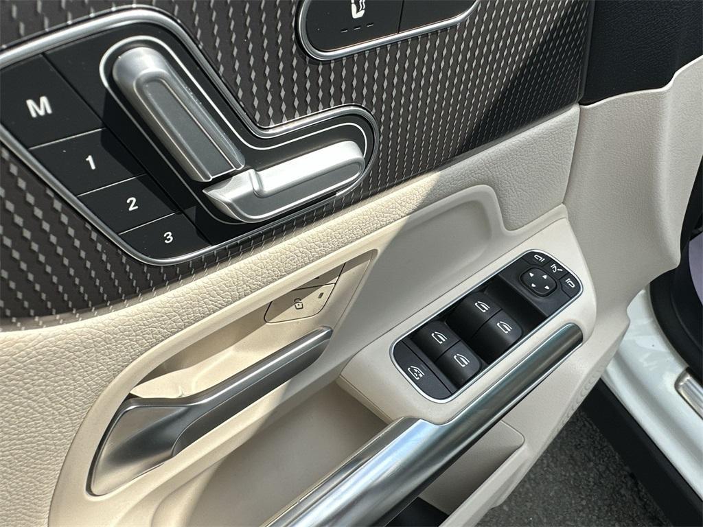 used 2021 Mercedes-Benz GLA 250 car, priced at $27,815