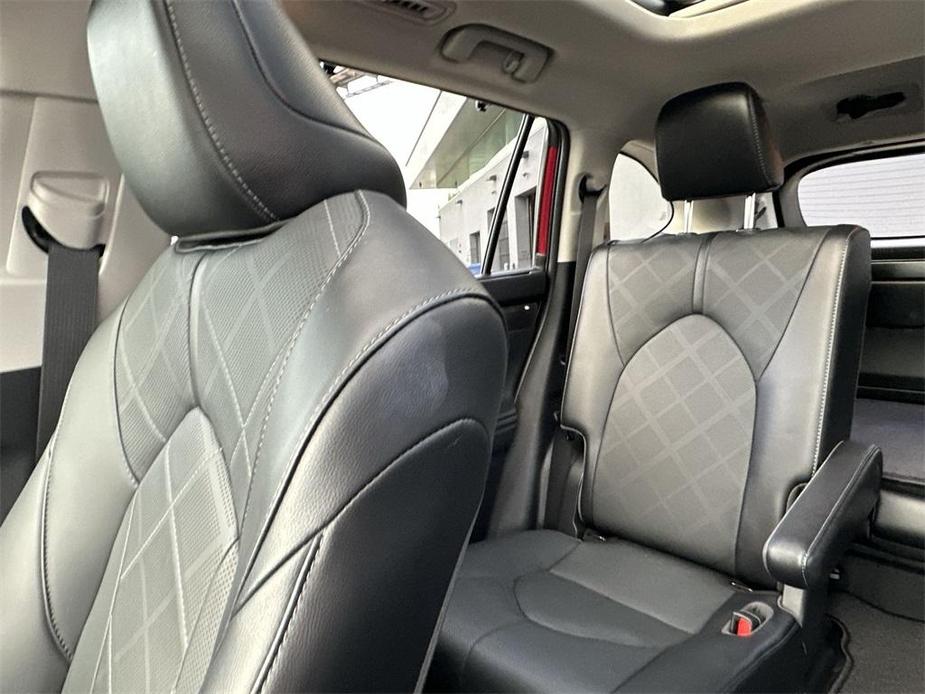 used 2022 Toyota Highlander car, priced at $43,169