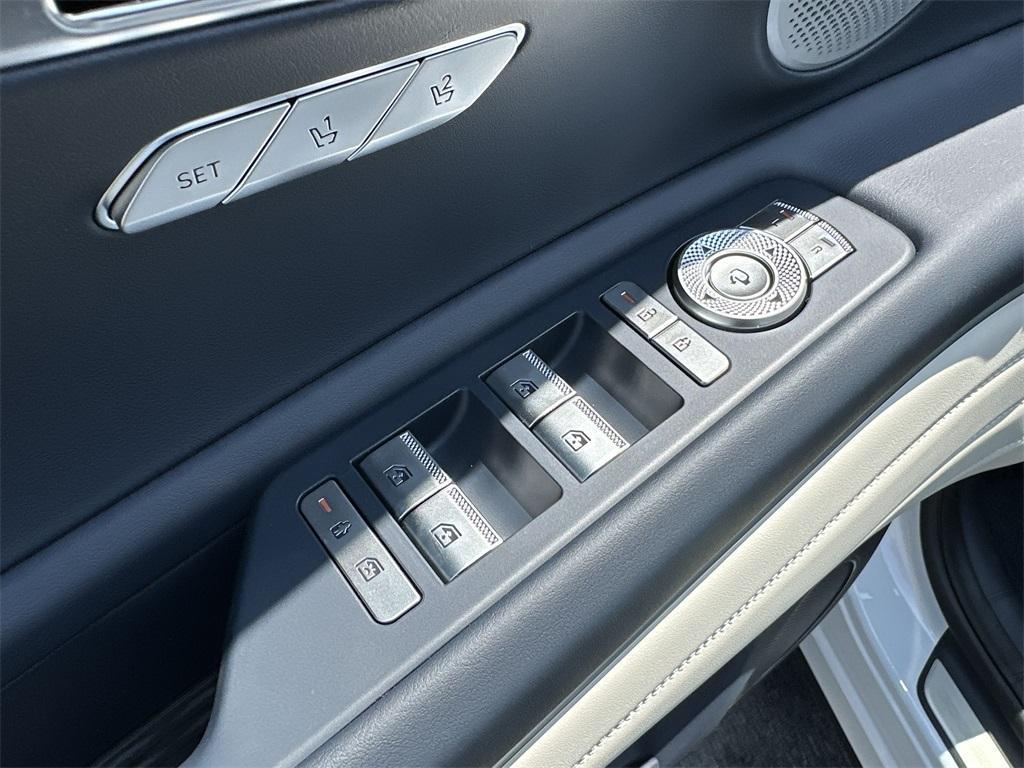 new 2025 Genesis GV80 car, priced at $82,585