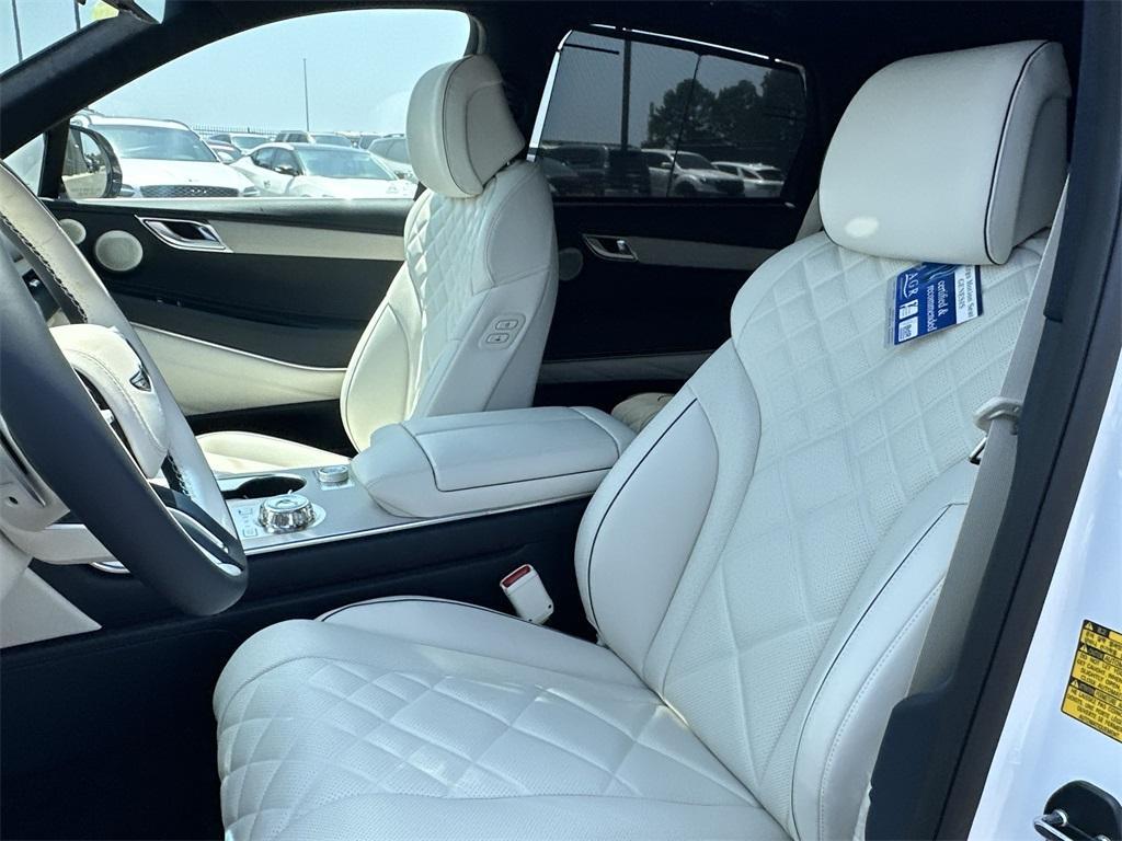 new 2025 Genesis GV80 car, priced at $82,585