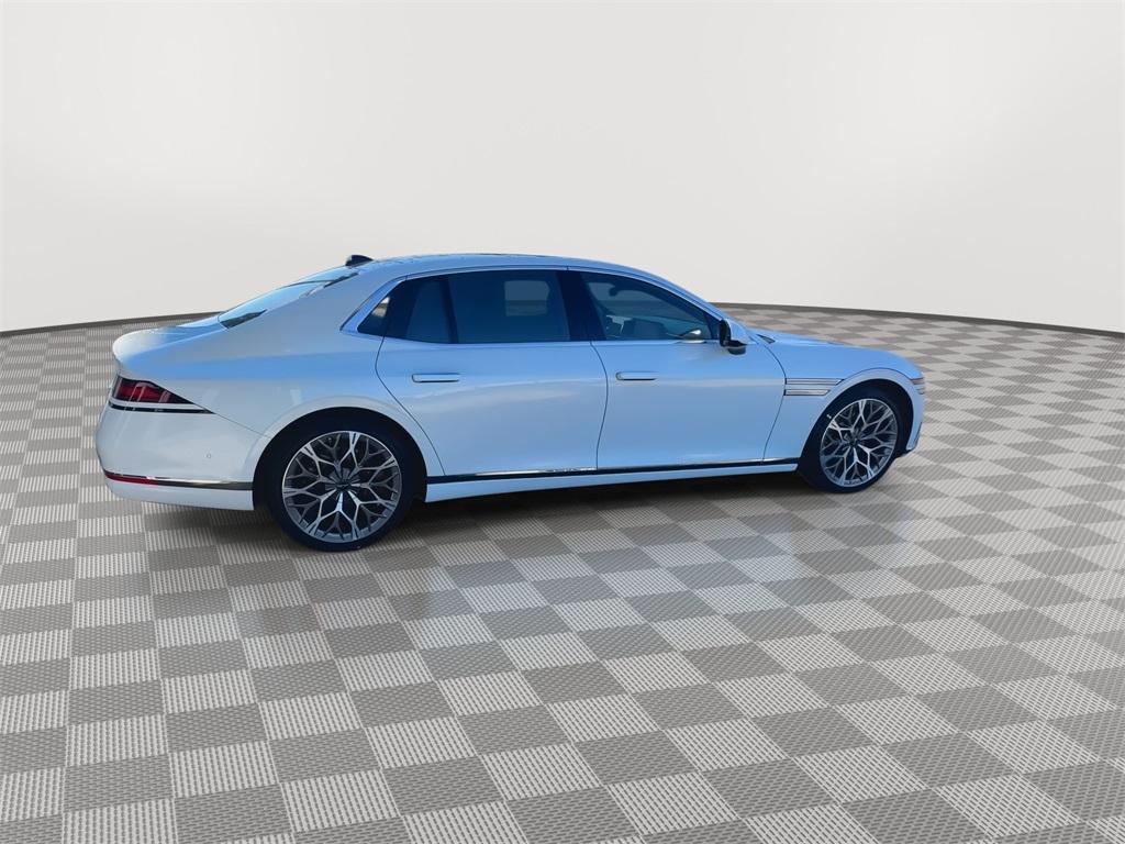 new 2025 Genesis G90 car, priced at $102,585