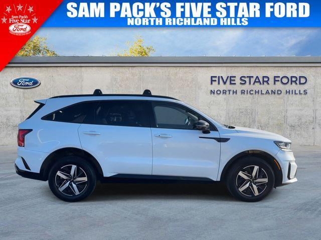 used 2023 Kia Sorento car, priced at $18,000