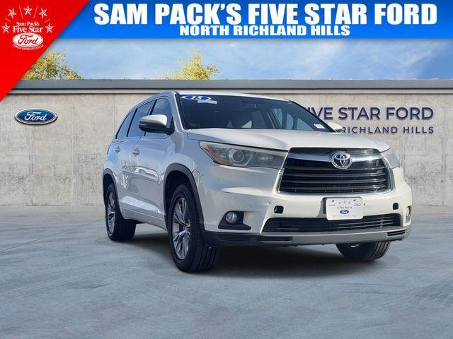 used 2015 Toyota Highlander car, priced at $12,000