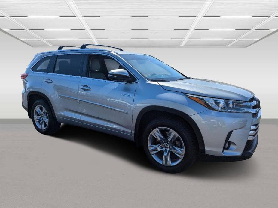 used 2017 Toyota Highlander Hybrid car, priced at $19,995