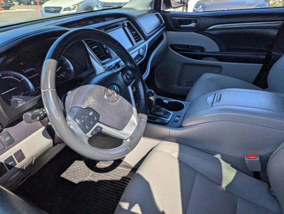 used 2017 Toyota Highlander Hybrid car, priced at $19,995