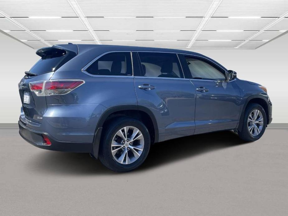 used 2015 Toyota Highlander car, priced at $12,995