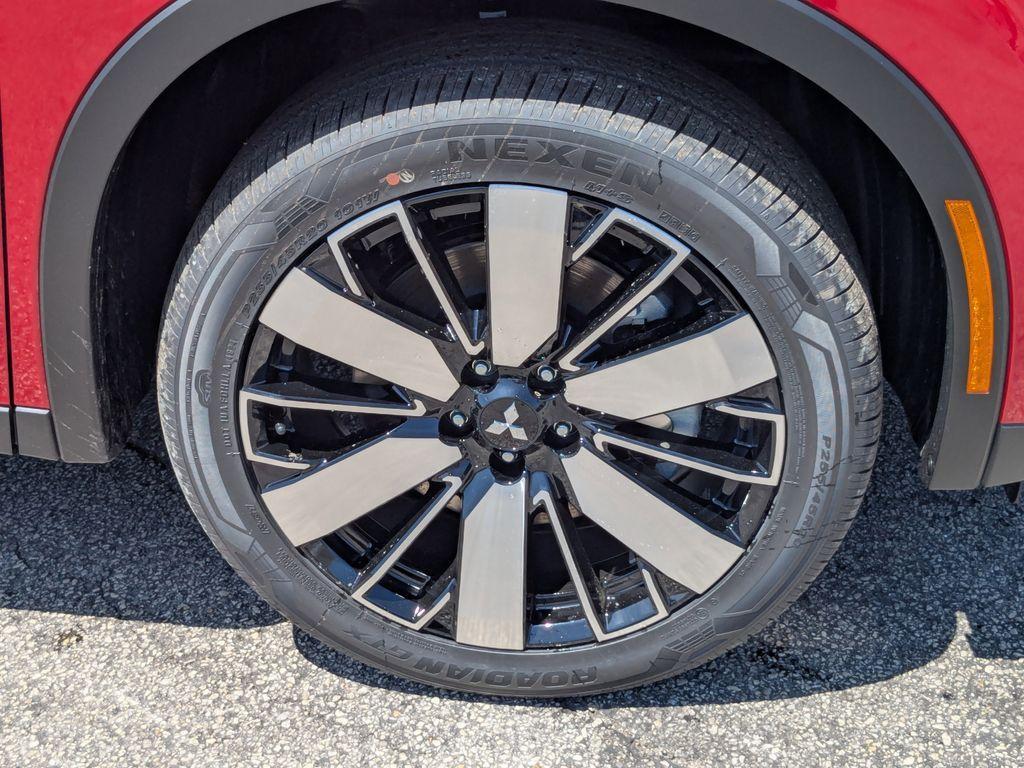 new 2025 Mitsubishi Outlander car, priced at $35,715