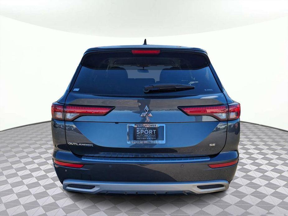 new 2024 Mitsubishi Outlander car, priced at $33,618