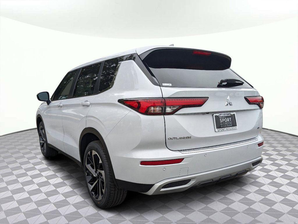 new 2024 Mitsubishi Outlander car, priced at $34,525