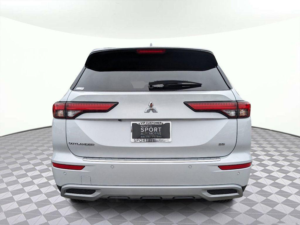 new 2024 Mitsubishi Outlander car, priced at $34,525