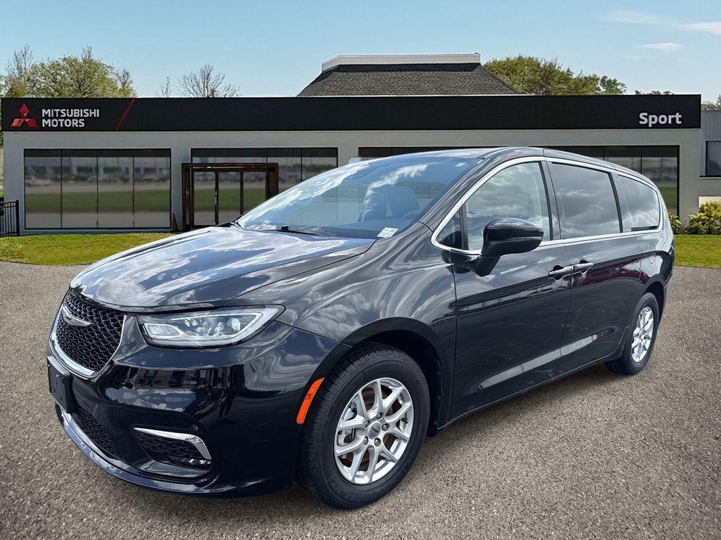 used 2023 Chrysler Pacifica car, priced at $24,655