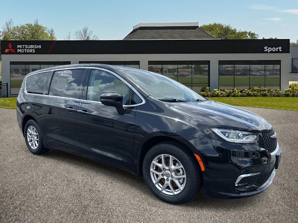 used 2023 Chrysler Pacifica car, priced at $24,655