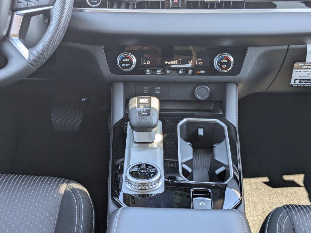 new 2025 Mitsubishi Outlander car, priced at $31,795