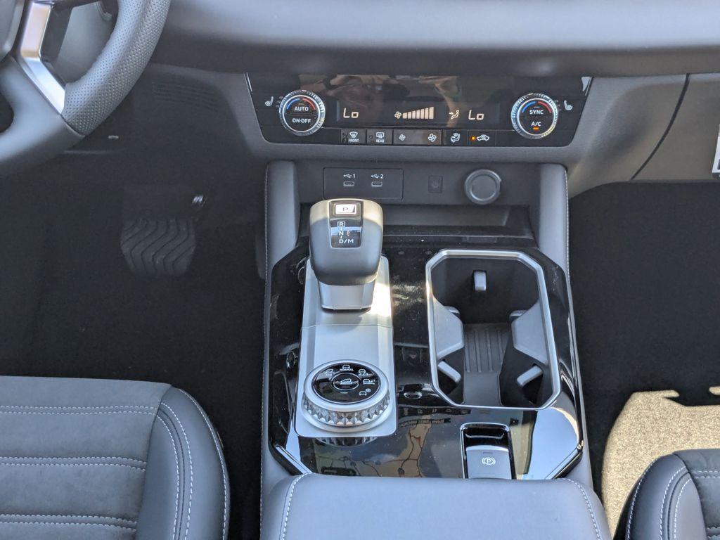 used 2025 Mitsubishi Outlander car, priced at $38,705