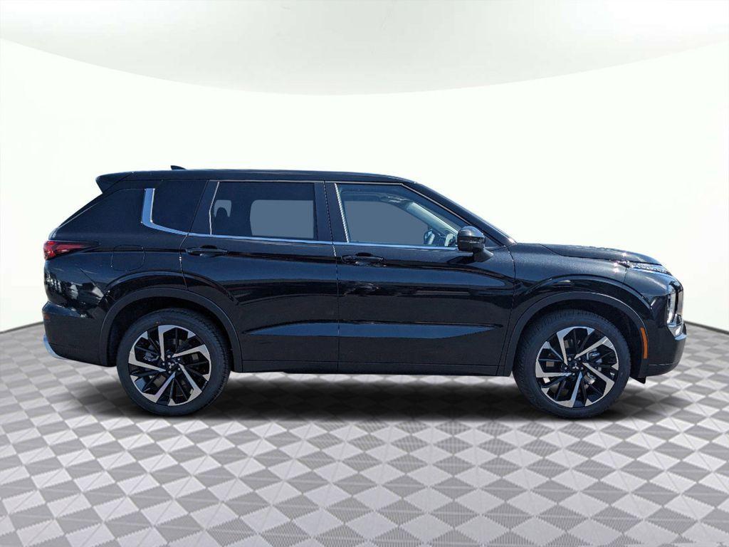 new 2024 Mitsubishi Outlander car, priced at $34,525