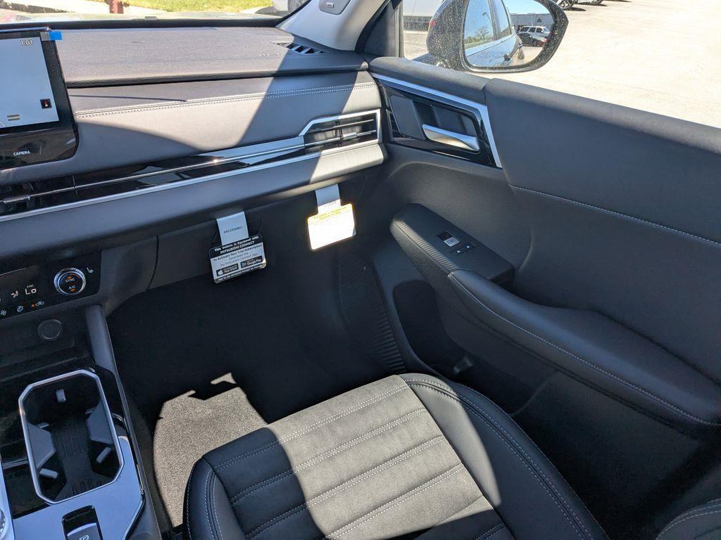 new 2025 Mitsubishi Outlander car, priced at $33,945