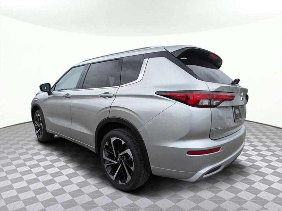 new 2024 Mitsubishi Outlander car, priced at $37,049