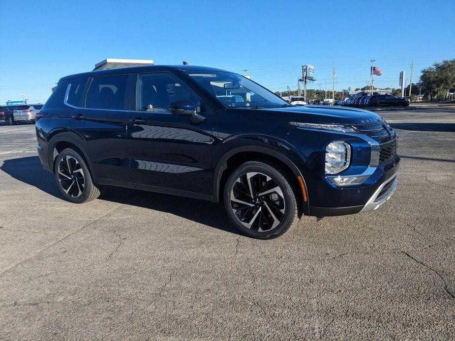 new 2024 Mitsubishi Outlander car, priced at $33,618