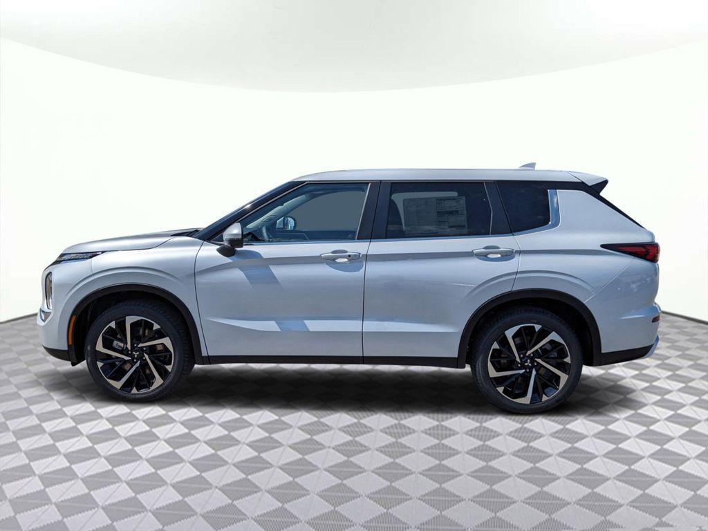 new 2024 Mitsubishi Outlander car, priced at $34,018