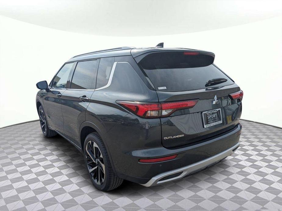 new 2024 Mitsubishi Outlander car, priced at $35,405