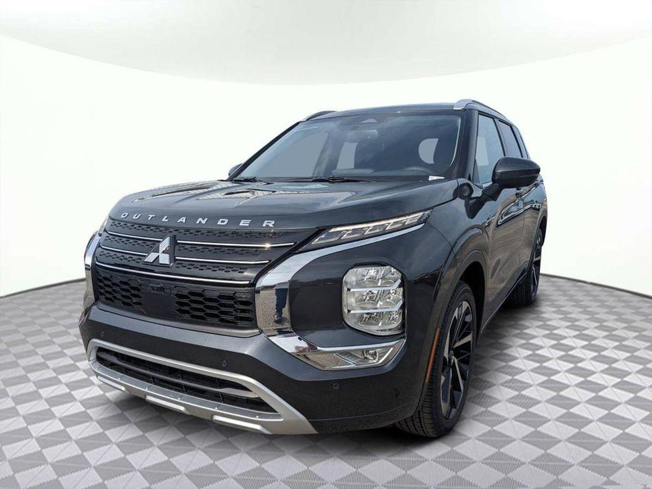 new 2024 Mitsubishi Outlander car, priced at $35,405