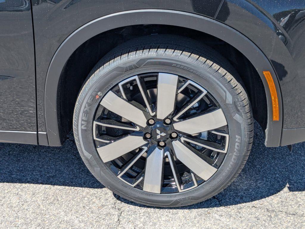 new 2025 Mitsubishi Outlander car, priced at $38,645