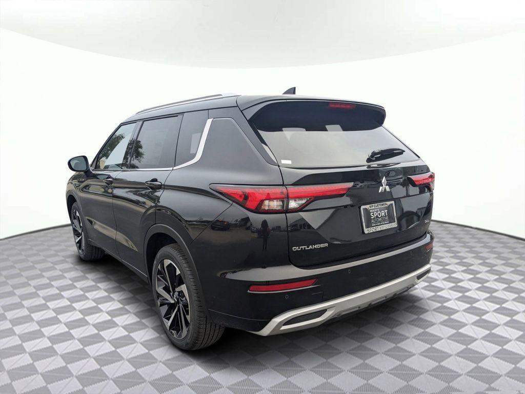 new 2024 Mitsubishi Outlander car, priced at $35,901