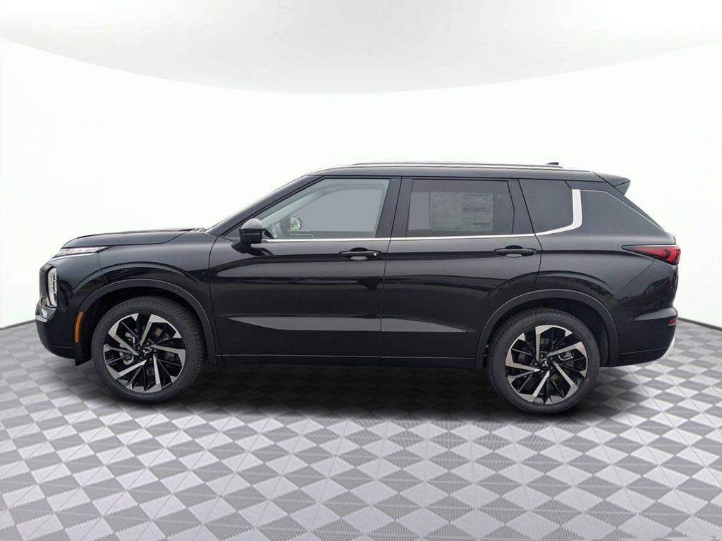 new 2024 Mitsubishi Outlander car, priced at $35,901