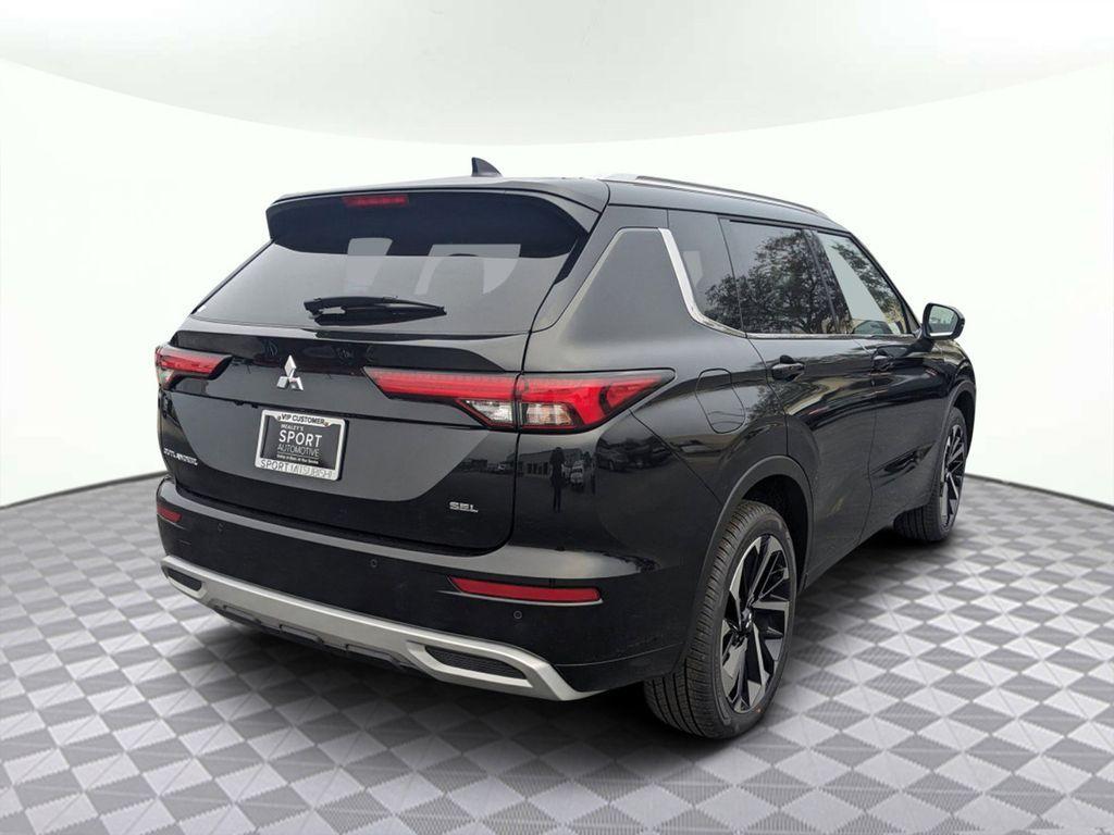 new 2024 Mitsubishi Outlander car, priced at $35,901