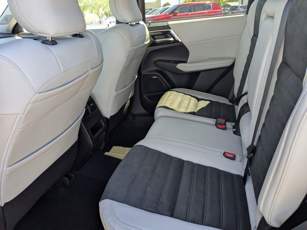 new 2025 Mitsubishi Outlander car, priced at $35,505
