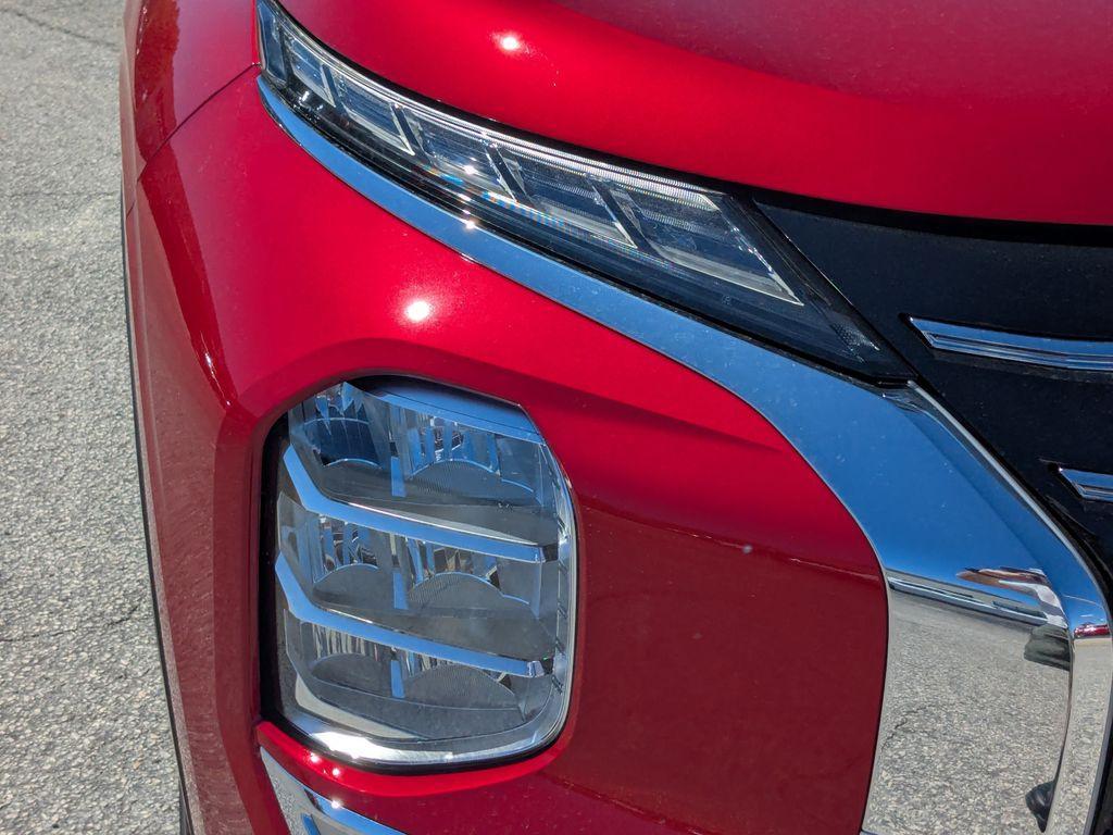 new 2025 Mitsubishi Outlander car, priced at $35,505