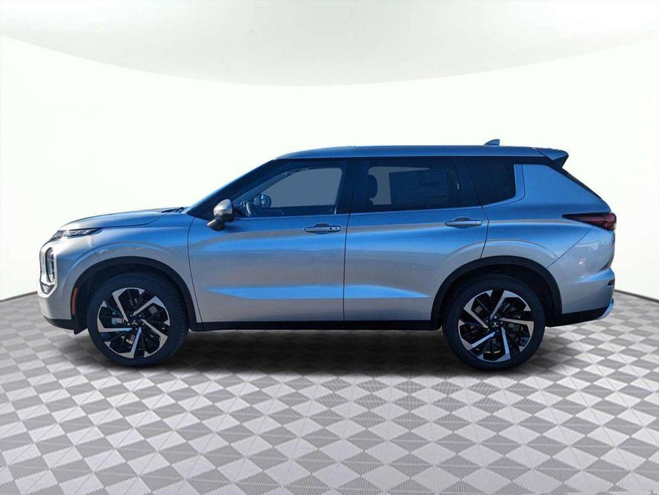 new 2024 Mitsubishi Outlander car, priced at $33,618