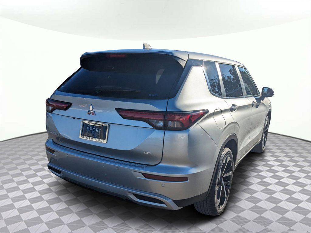 new 2024 Mitsubishi Outlander car, priced at $33,618