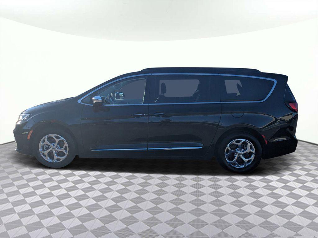 used 2022 Chrysler Pacifica car, priced at $24,000