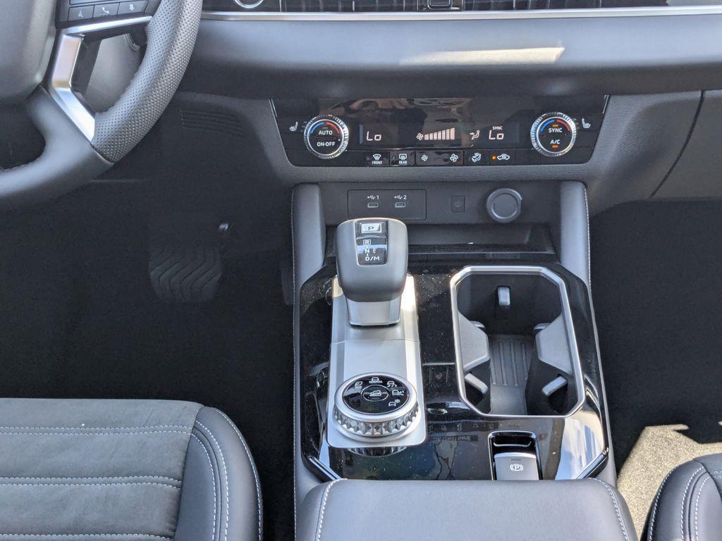 new 2025 Mitsubishi Outlander car, priced at $38,375