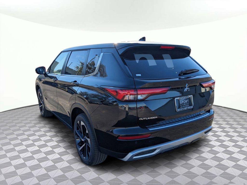 new 2024 Mitsubishi Outlander car, priced at $34,148