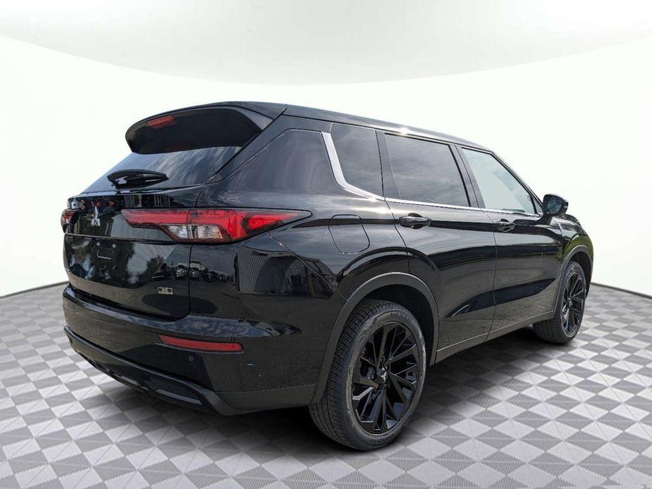 new 2024 Mitsubishi Outlander car, priced at $33,657