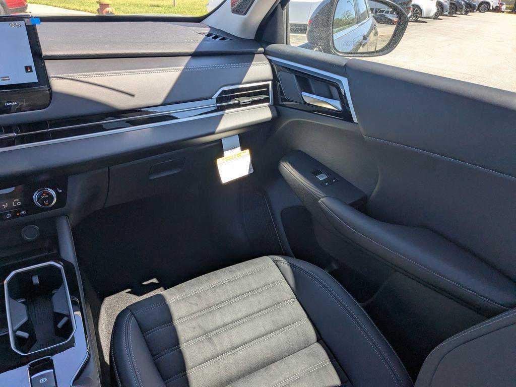 new 2025 Mitsubishi Outlander car, priced at $38,015