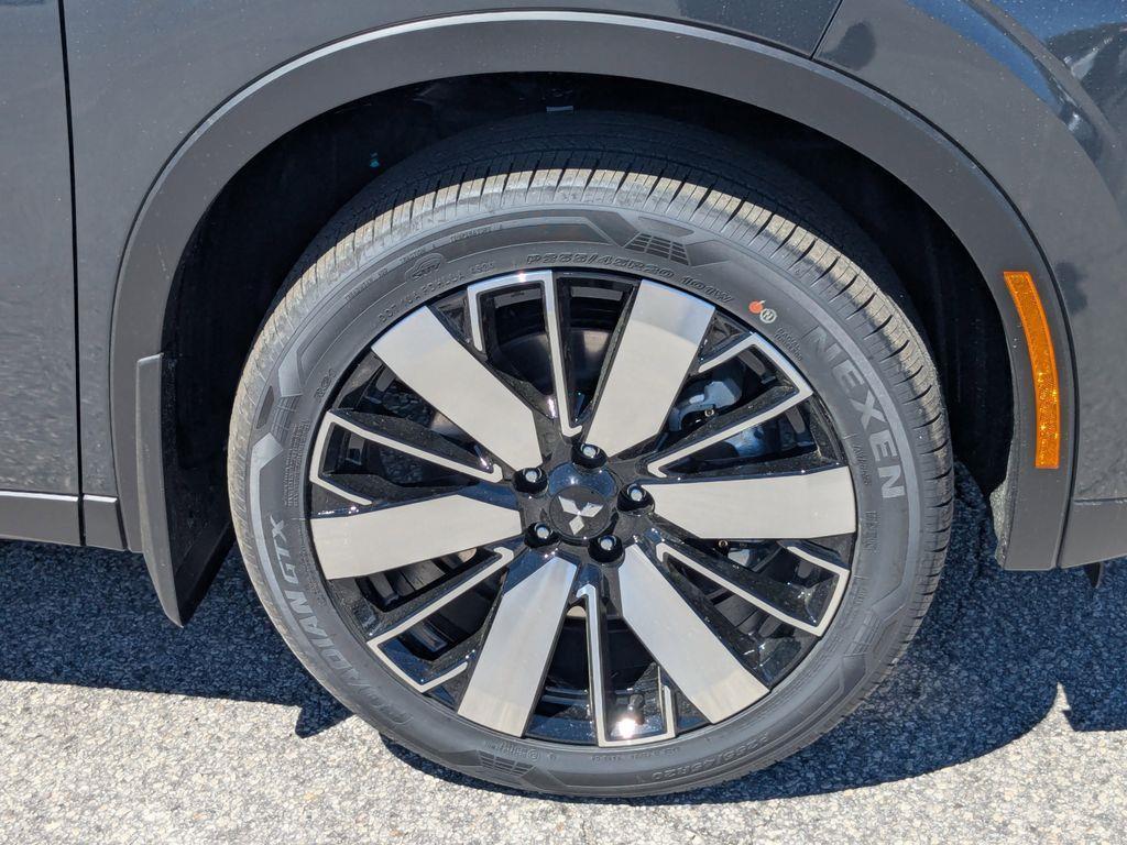 new 2025 Mitsubishi Outlander car, priced at $38,015