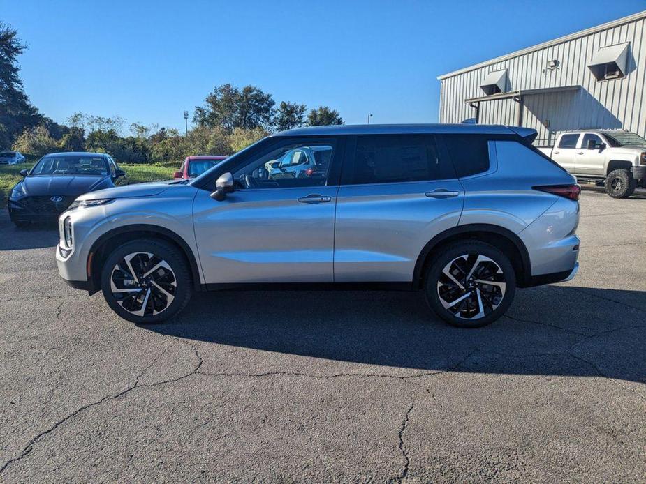 new 2024 Mitsubishi Outlander car, priced at $33,618