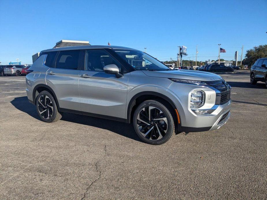 new 2024 Mitsubishi Outlander car, priced at $33,618