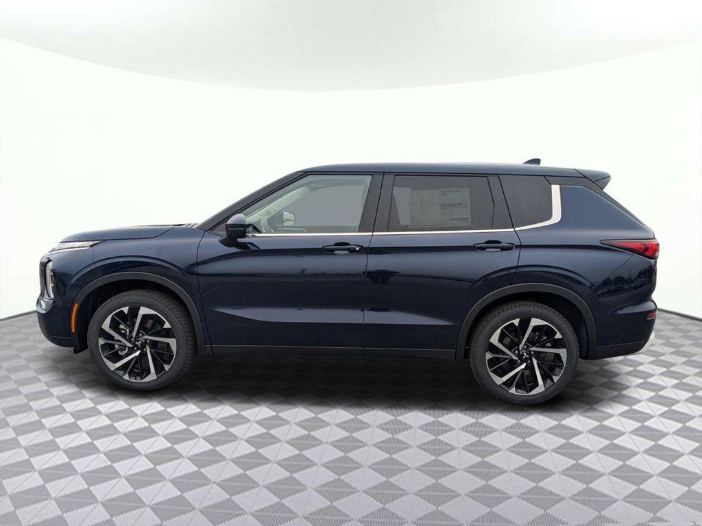 new 2024 Mitsubishi Outlander car, priced at $35,692