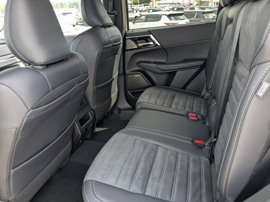 new 2025 Mitsubishi Outlander car, priced at $38,505