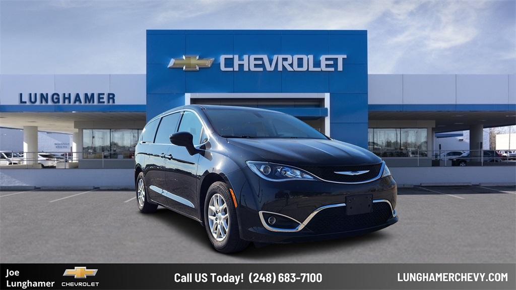 used 2017 Chrysler Pacifica car, priced at $12,250