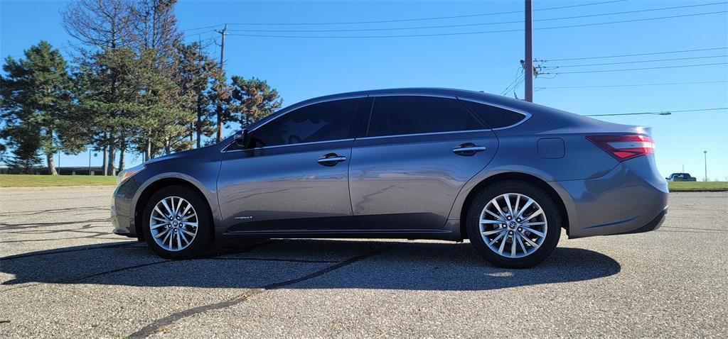 used 2018 Toyota Avalon Hybrid car, priced at $17,900