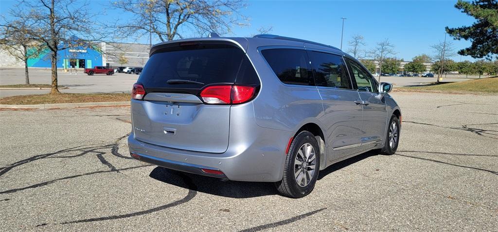 used 2020 Chrysler Pacifica car, priced at $18,500