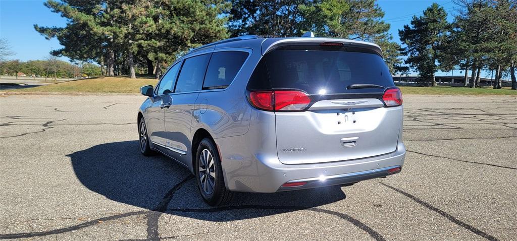 used 2020 Chrysler Pacifica car, priced at $18,500