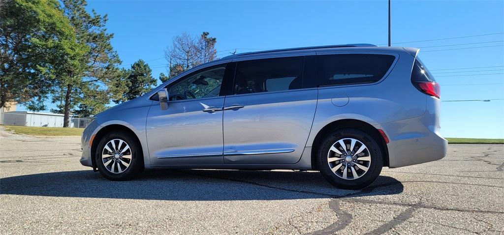 used 2020 Chrysler Pacifica car, priced at $18,500