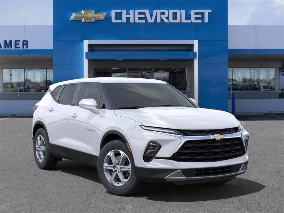 new 2025 Chevrolet Blazer car, priced at $35,047